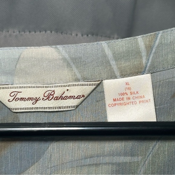 Tommy Bahama Blue and Brown Leaf Print Silk Sheer Blouse XL - Picture 9 of 16